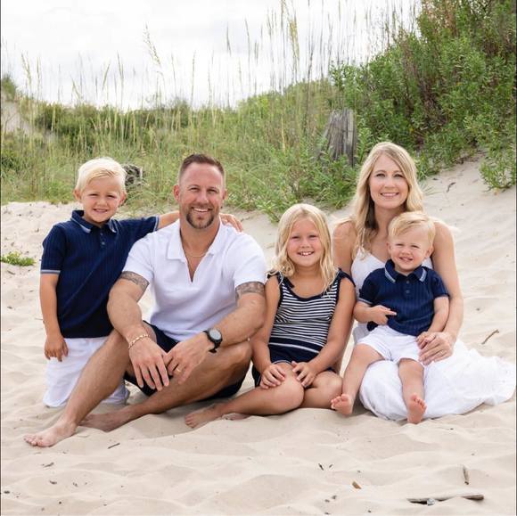 Meet your Posher, Amanda - Picture 1 of 1